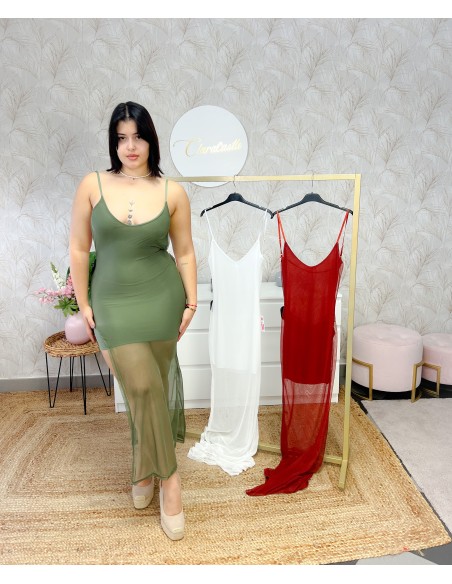 Vestido bajo transparencia