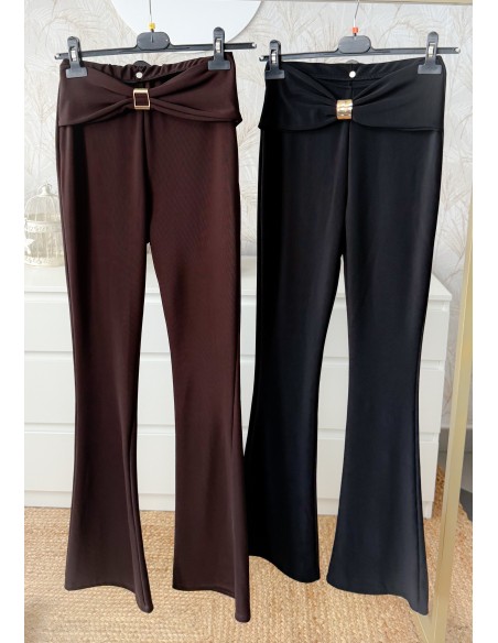 Pantalón detalle dorado