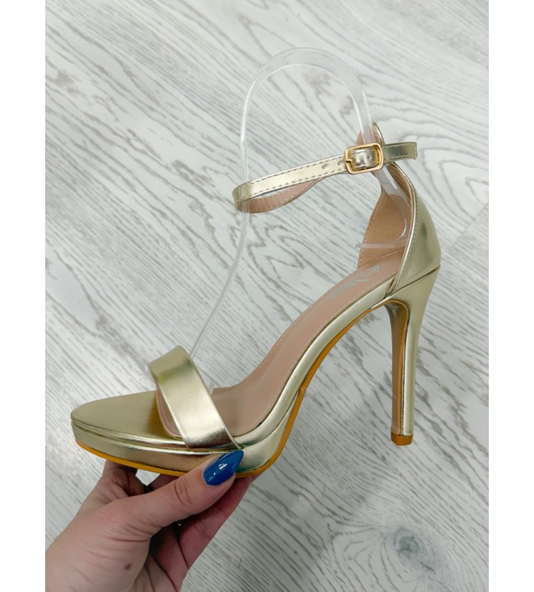 Sandalia gold plataforma